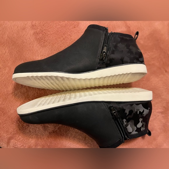 Life Stride 2.0 Sneakers - Picture 6 of 9